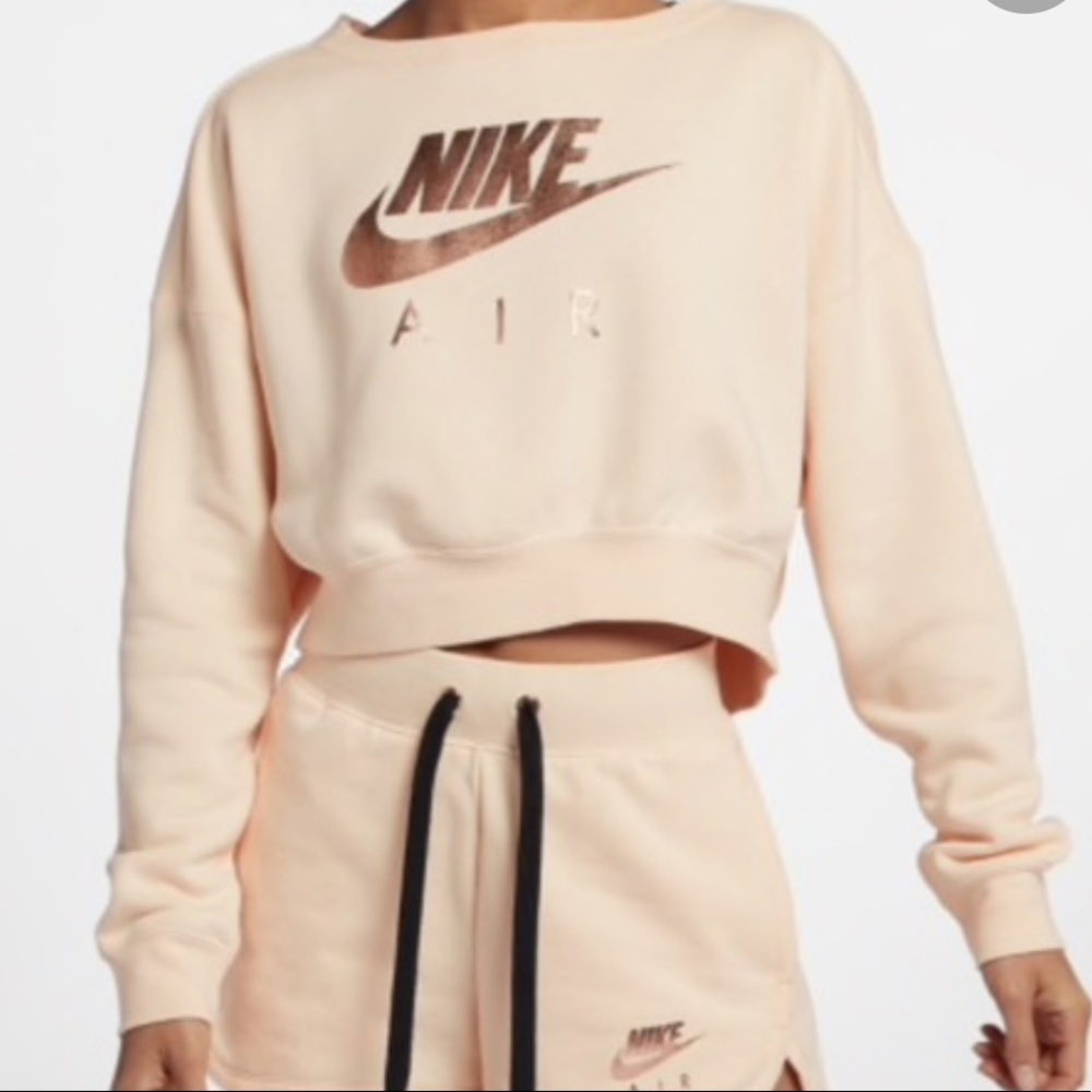 Loose fit, cropped Nike sweater.